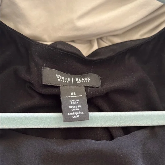 White House Black Market sleevless blouse tank top. Size XS - Picture 7 of 9